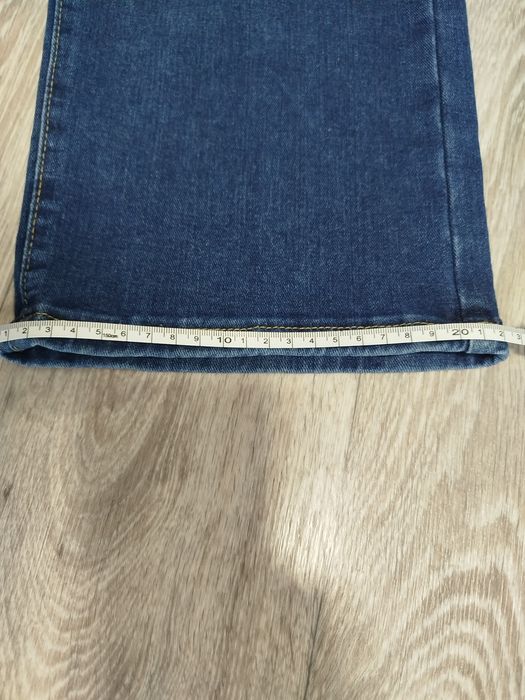 Джинси кльошні темно-сині НОВІ жіночі М