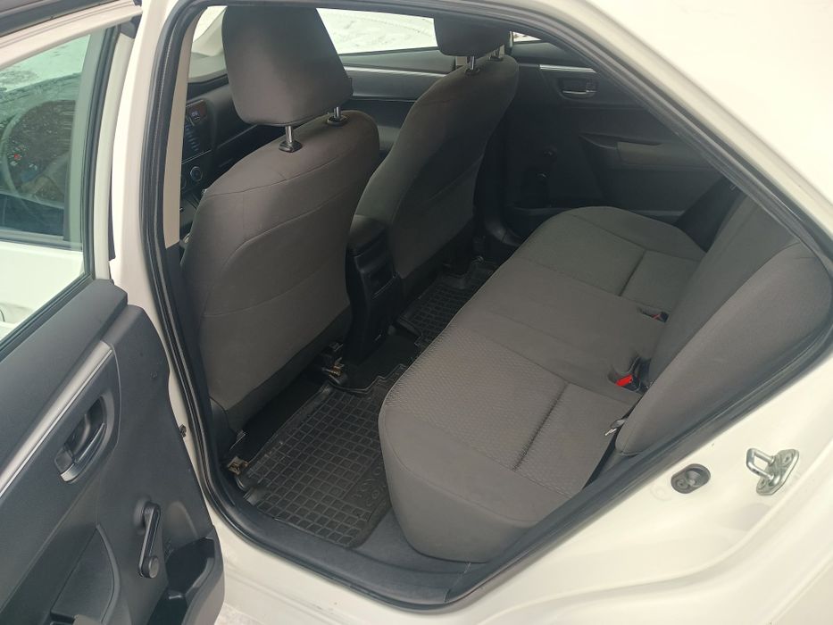 Продам офіційну  Toyota Corolla 2017