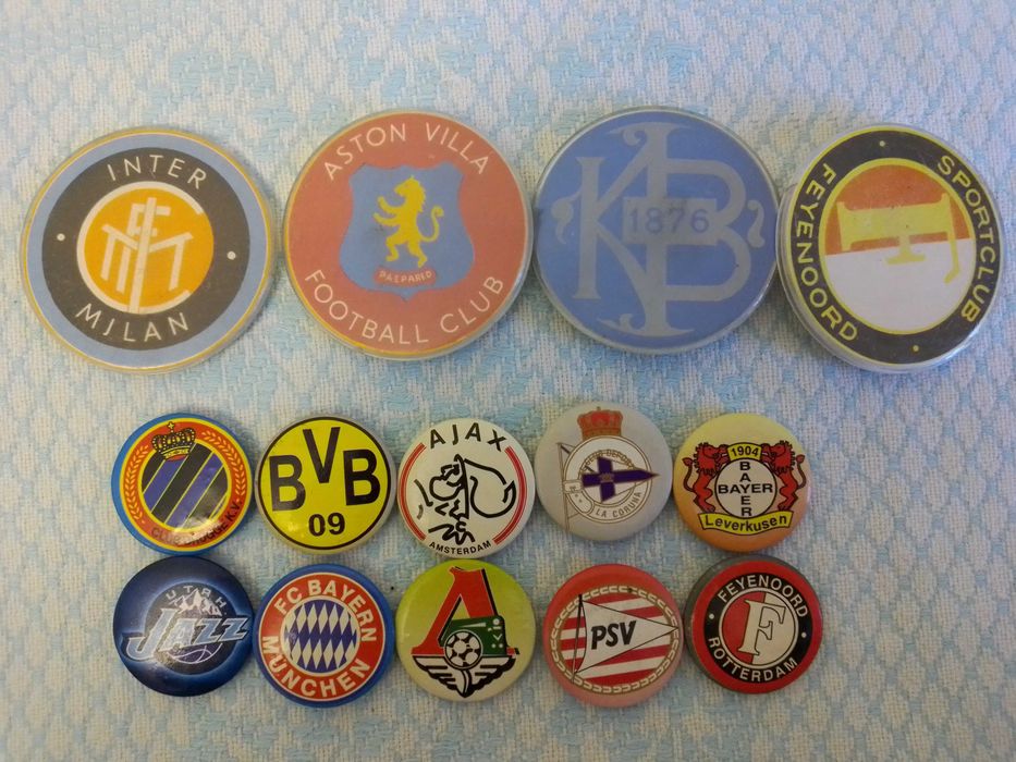 Значки футбольні і спортивні