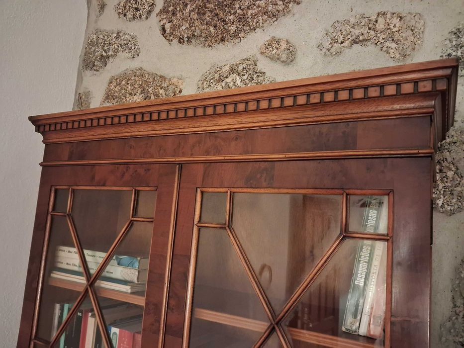 Papeleira com alçado estilo D. Maria