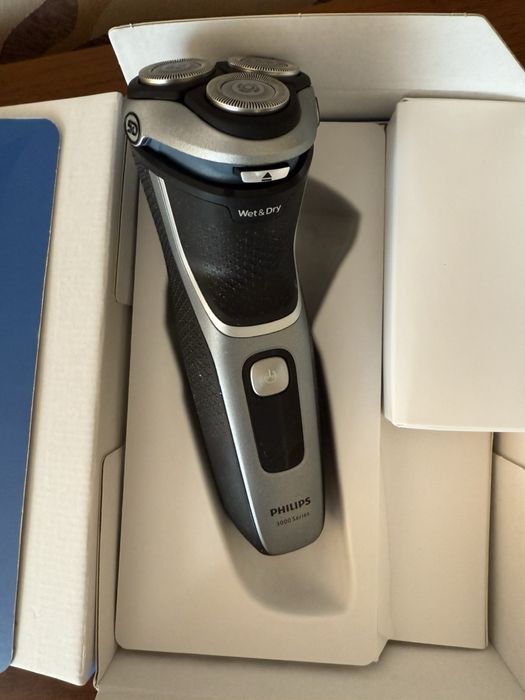 Електробритва Philips НОВА з чеком та гарантією