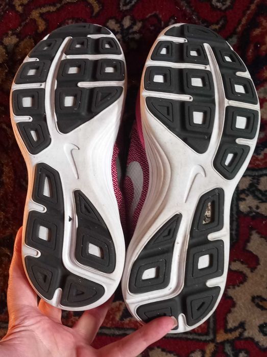 Adidasy Nike rozm. 37,5