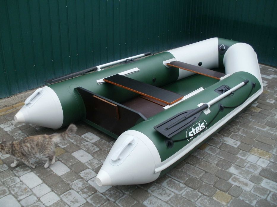 Лодка надувная моторная/гребная "Stels"
