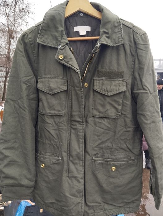 Продаю куртку зелёного цвета размер 32 купленная в Англии