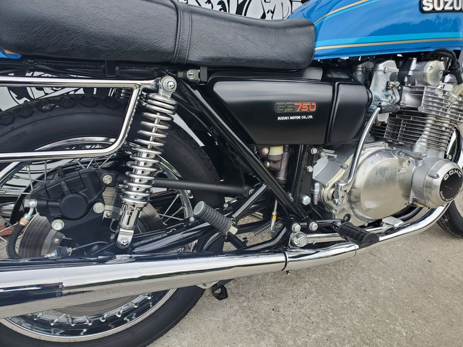 suzuki gs750d