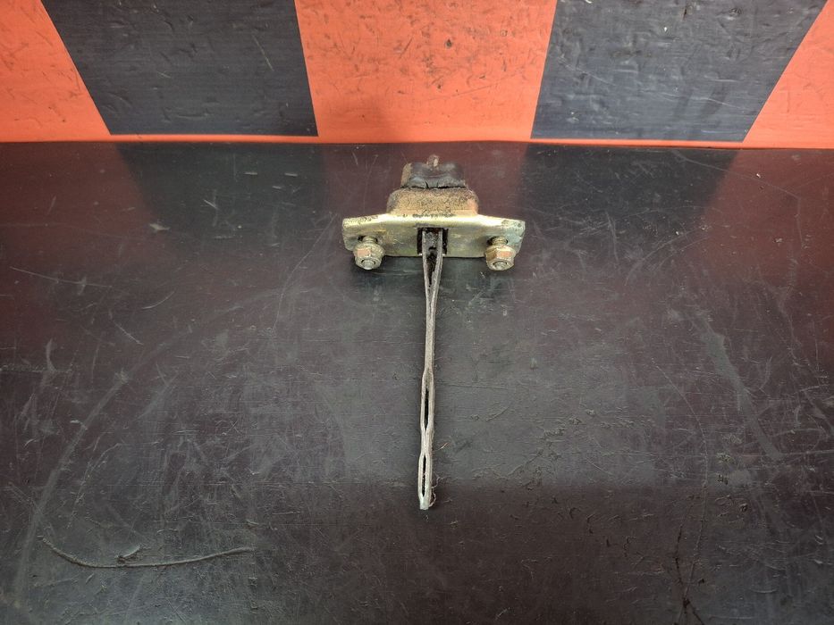 Esticador / limitador porta frente direito TOYOTA DYNA 250 Caixa
