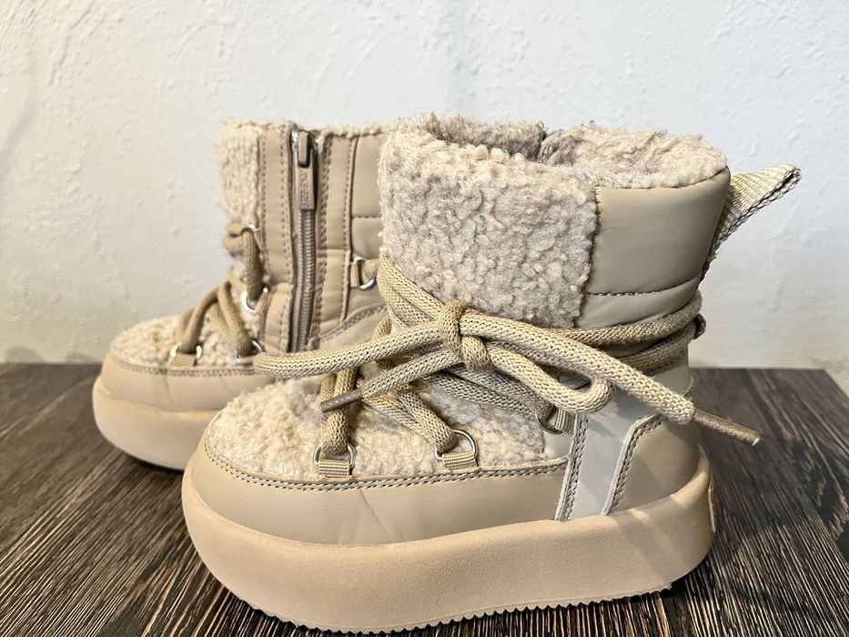 Зимові, дуже теплі , дитячі уги.