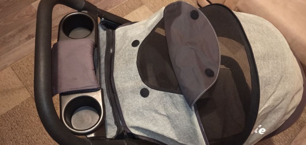 Детская прогулочная коляска JOIE