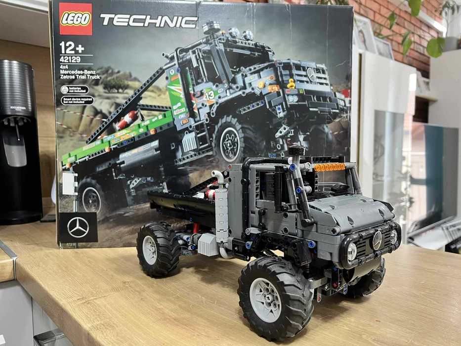 LEGO Technic 42129 Ciężarówka Mercedes Zetros 4x4 + 3 inne modele