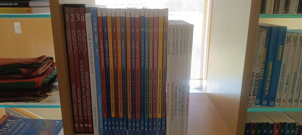 Vendo livros variados