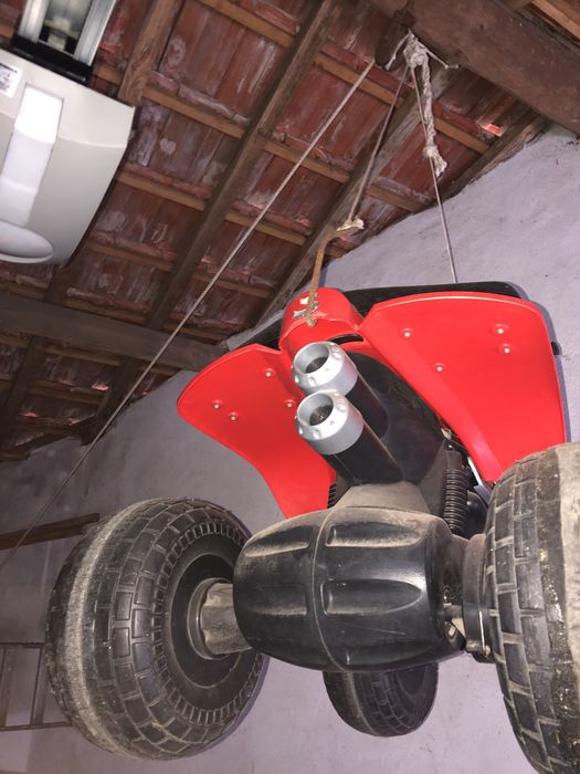 Moto 4 criança bateria