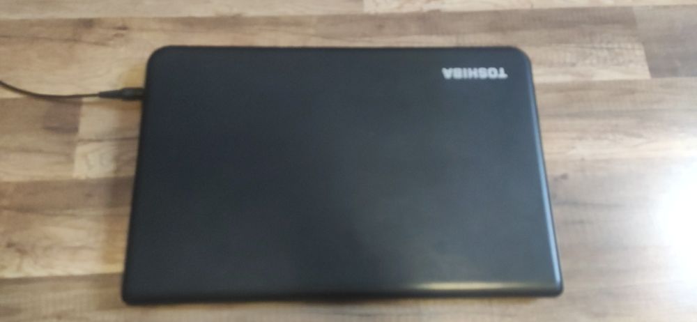 Toshiba Satellite C70D - A - 11D AMD A6 /8GB/ 500GB 17"