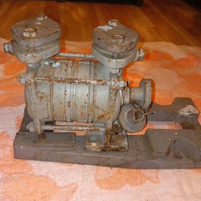 Pompa próżniowa typu S-12-0,4-1 z roku 1984