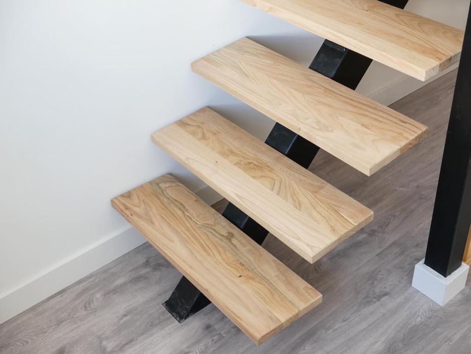 Degraus de madeira maciça por medida