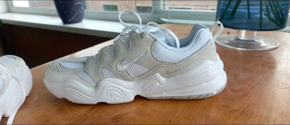 Оригінальн жіночіі Nike Tech Hera, 43р.