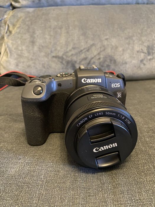 Canon RP + lente EF 50mm + adaptador EF/R