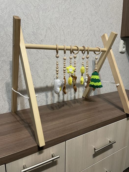 Мобіль дерев'яний підлоговий Монтессорі Лісові звірята