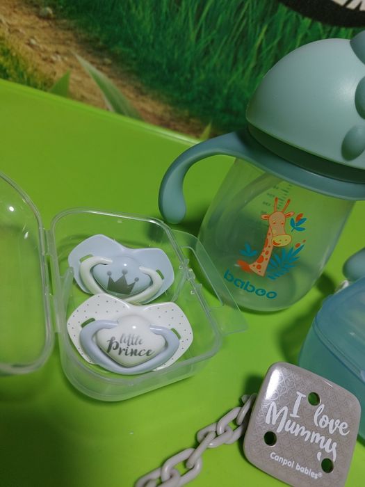 Поильник с трубочкой, пустышки,прищепка для соски