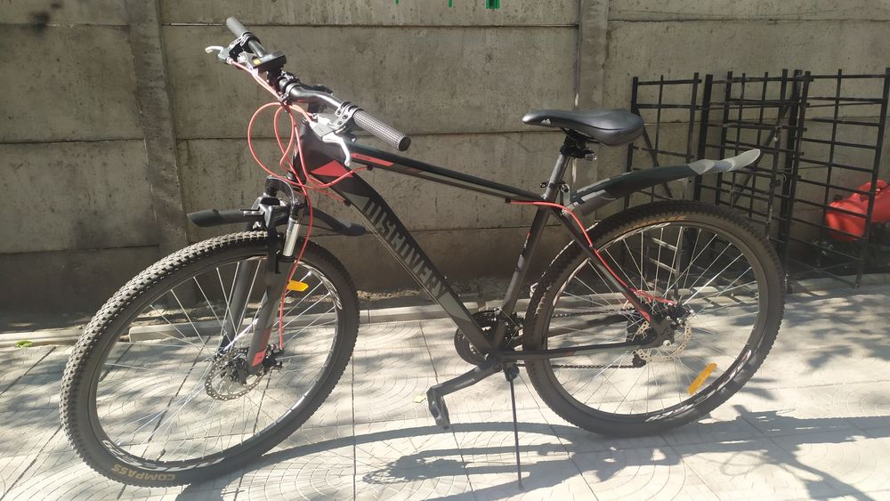 Велосипед Discovery Bastion 19 рама алюминий, 29 колёса с аксессуарами