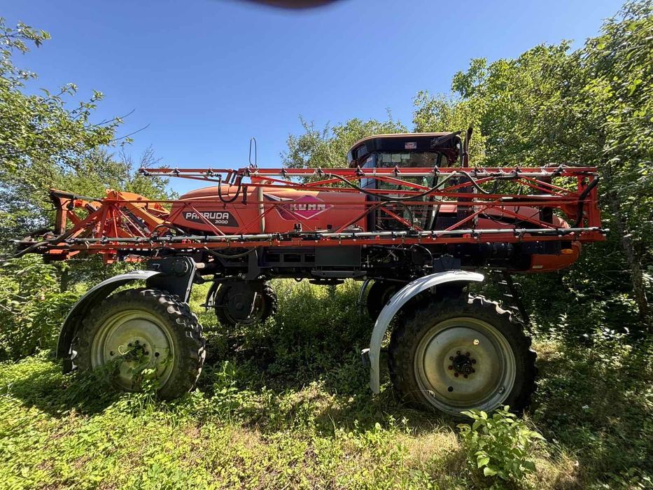 Самоходний оприскувач KUHN PARRUDA 3000