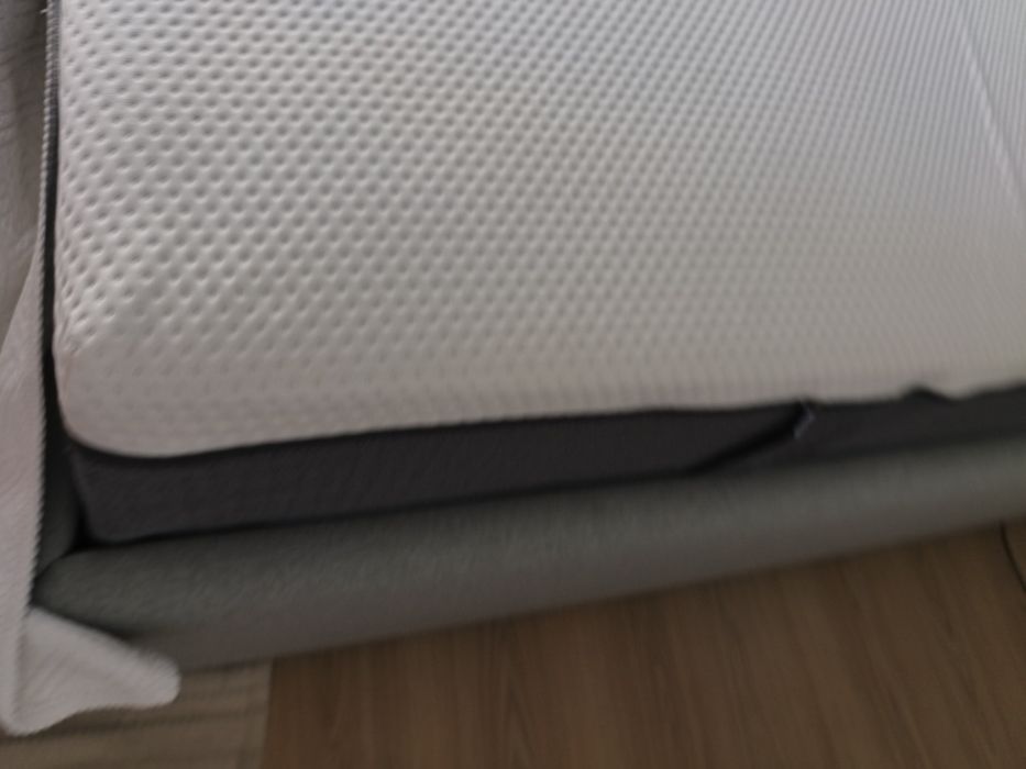 Colchão Emma Hybrid COMO NOVO 140x200 cm