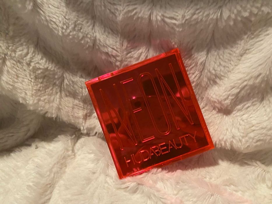 Huda Beauty paleta Neon Obsessions Pink