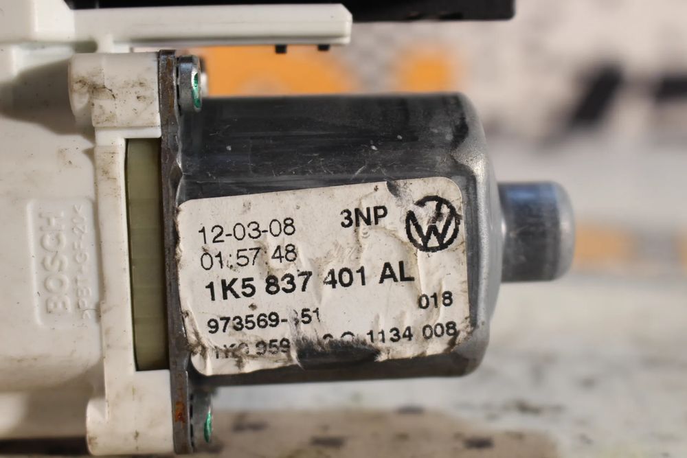 Motor vidro frente direito VOLKSWAGEN Golf VI (5K1)