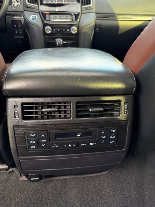 Toyota Land Cruiser 200