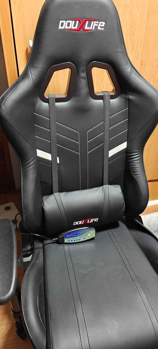 Douxlife Fotel biurowy gamingowy z funkcją masażu