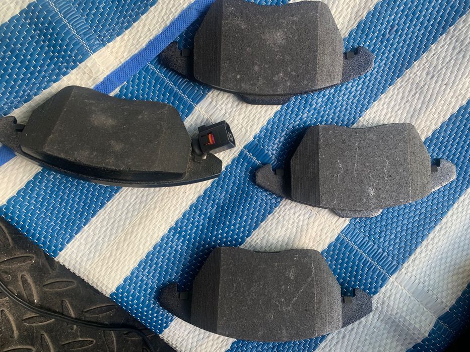 Продам передние колодки TRW