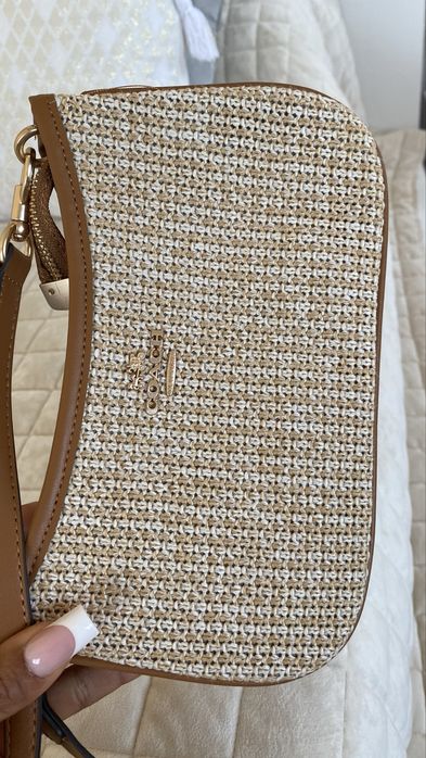 Bolsa Coach feminina em tecido tramado