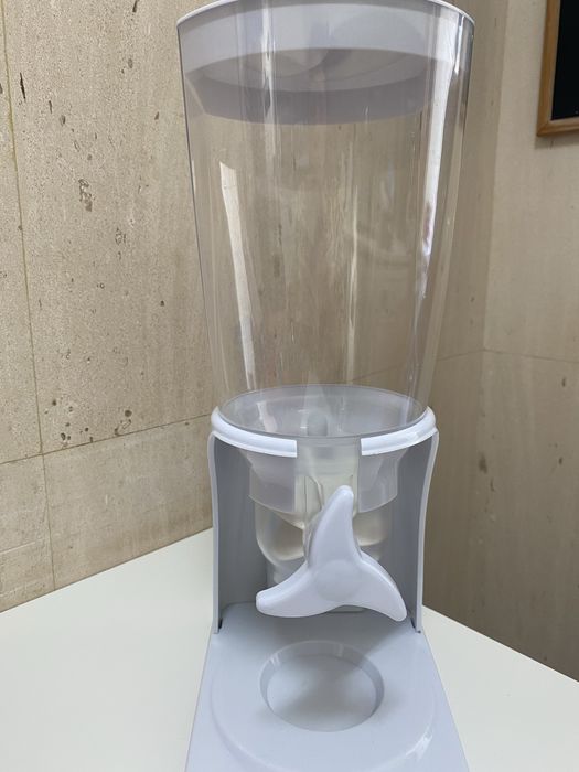 Dispensador  de cereais.