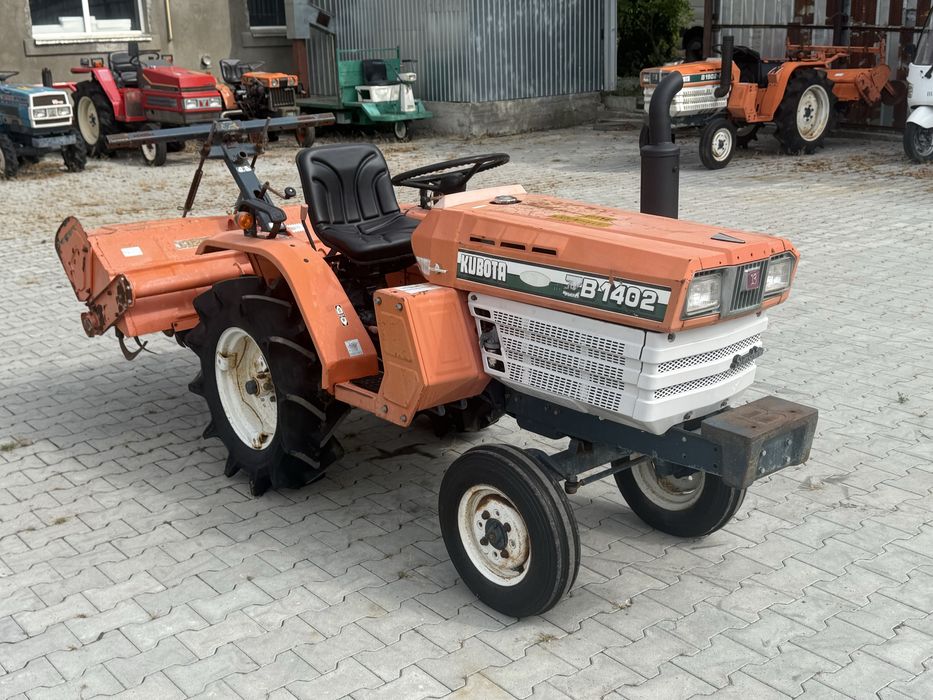 Японський трактор Kubota B1402
