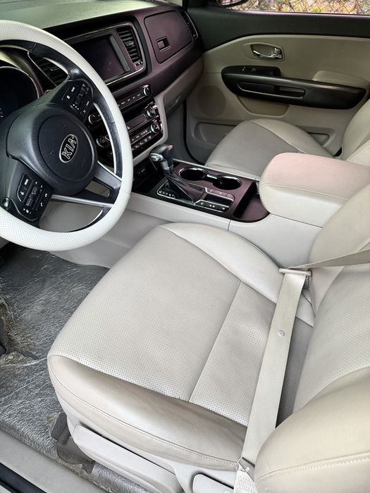 Продам Kia Carnival 2018 року