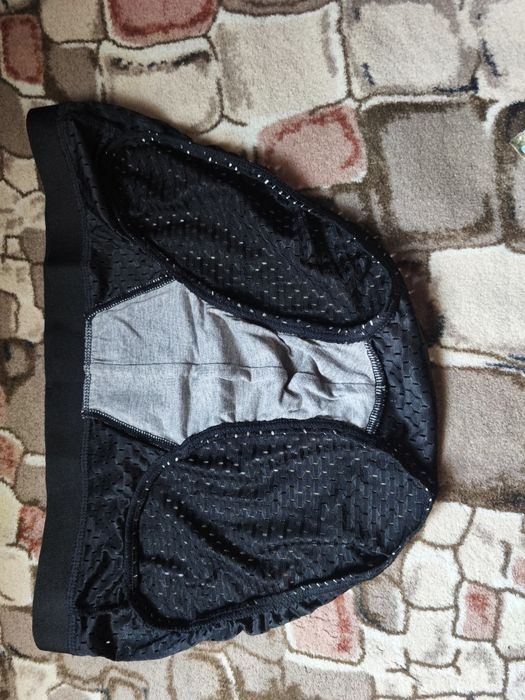 Продам пару трусів в сіточку чоловічих на літо, абсолютно нові