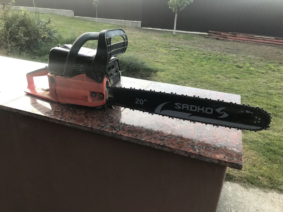Бензопила Sadko 560e