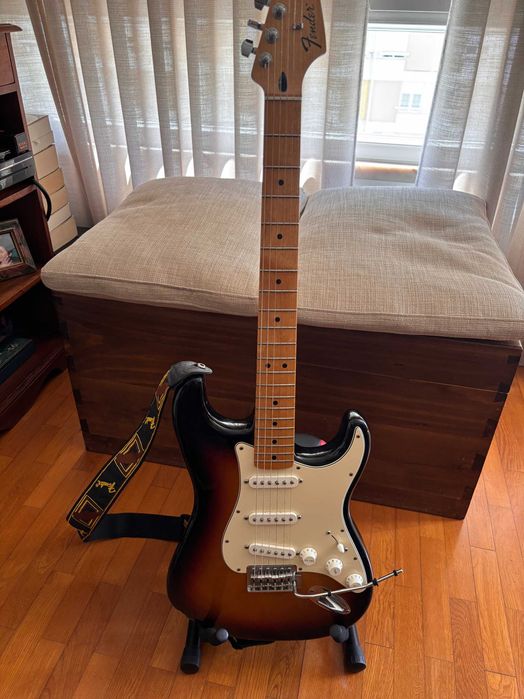 Fender Stratocaster Standard Mexico 2012 – Sunburst / Maple