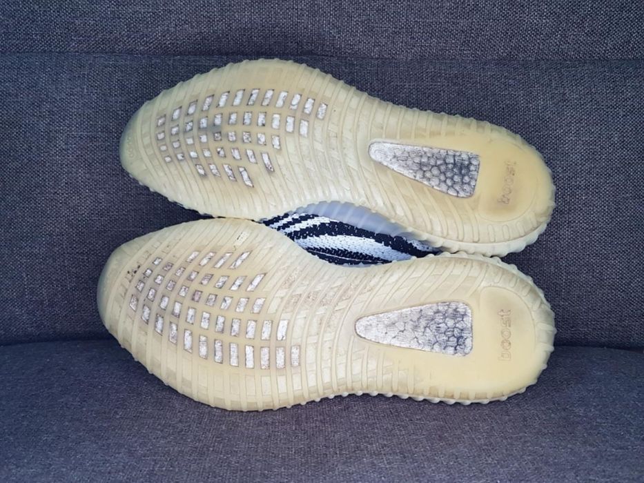 ADIDAS YEEZY boost 350 V2 Zebra