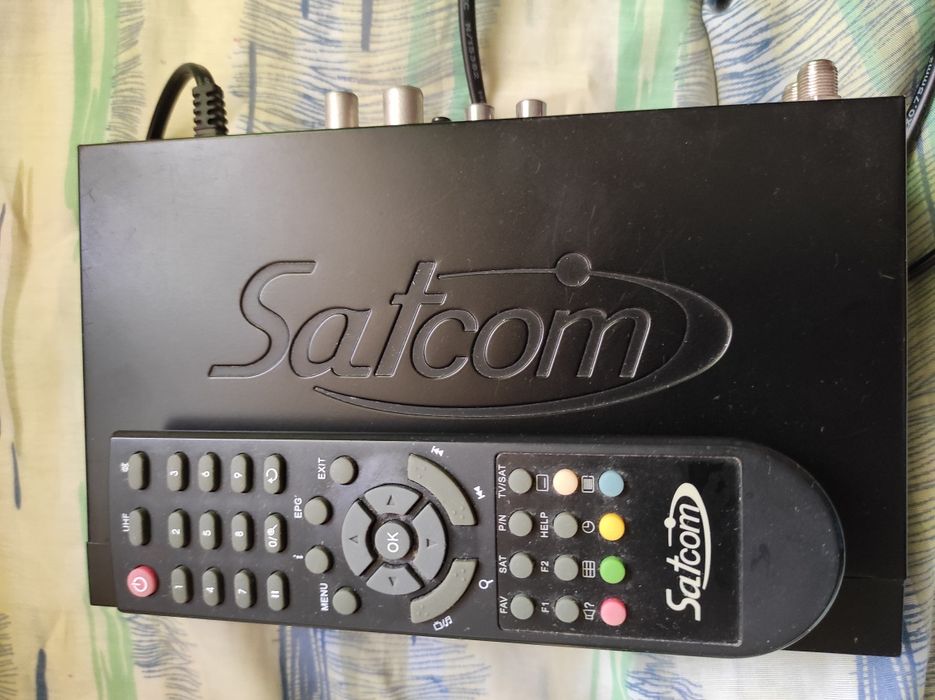 Цифровой эфирный тюнер Satkom
