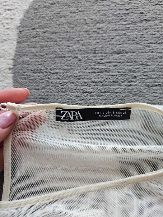 Zara piekna cekinowa bluzka s