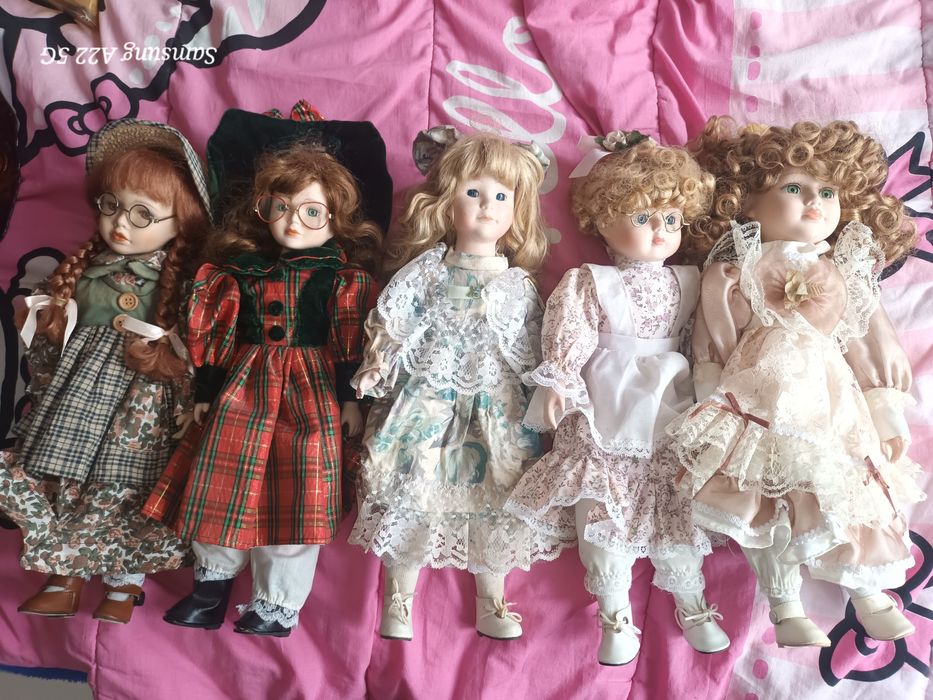 Bonecas de porcelana