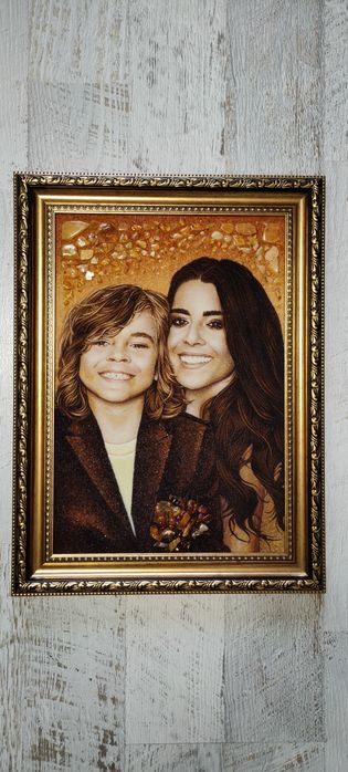 Портрет з бурштину