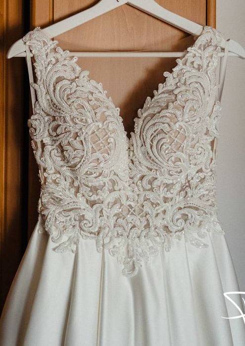 Suknia ślubna satynowa