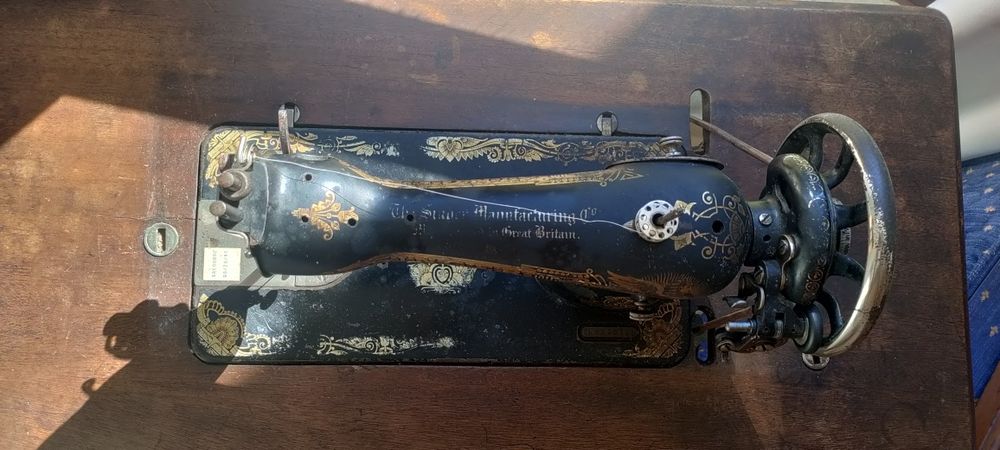 Máquina de costura SINGER anos 30 a funcionar