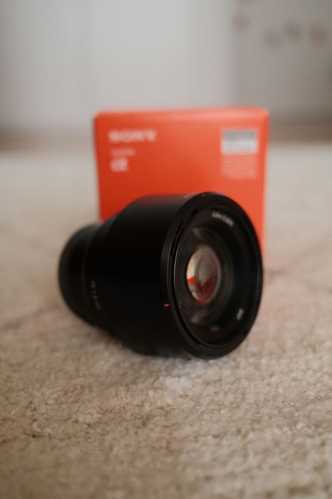 Sony FE 85mm f/1.8 – E-mount
