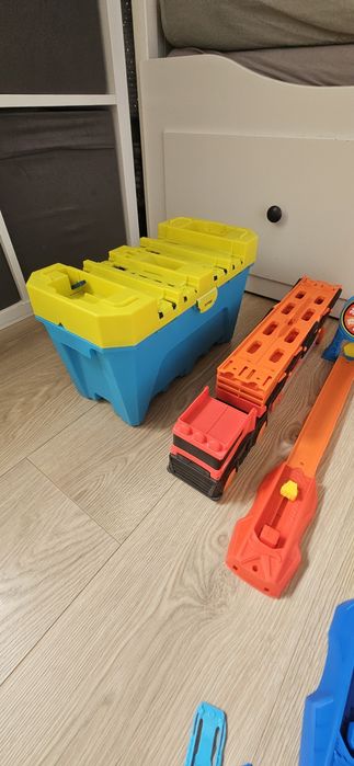 Hot wheels mega zestaw pudełko track builder laweta myjnia