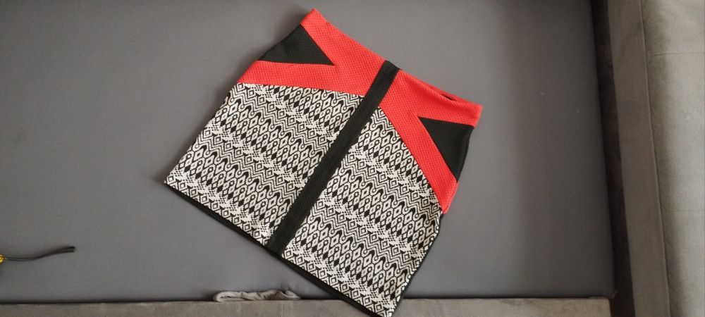 Спідниця- олівець нова OVS