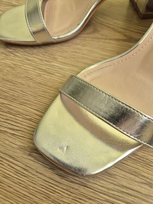 Босоніжки літні жіночі