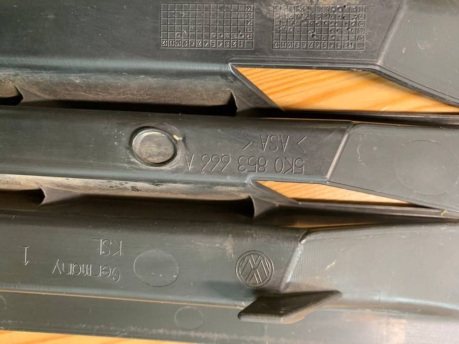 Решетка в бампер Golf6.  5K0853665A9B9