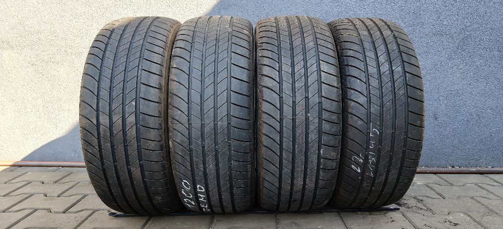 215/45/17  Bridgestone demo